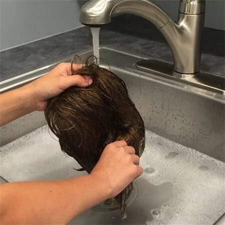Wash a human hair wig