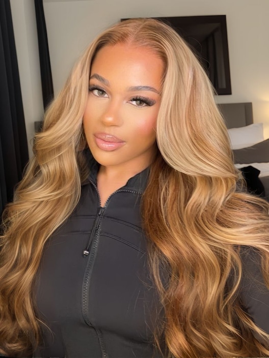 [20"=$153] Bye-Bye Knots Wig Pre-Cut 7x5 Glueless Lace Honey Blonde Body Wave Wig With Bleached Clean Knots