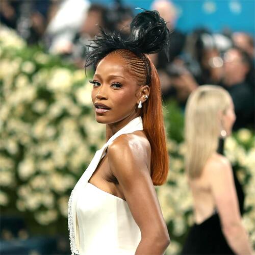 Micro-Braids Meet Sleek Strands