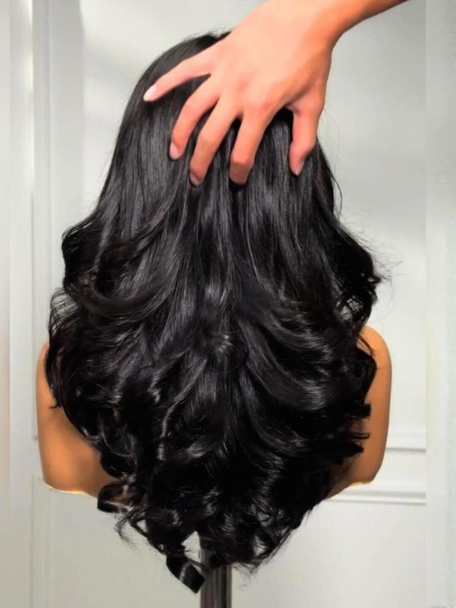 UNice Bye-Bye Slip™ Wig Feathered Layer Left Side Part 200% Density Wig with Secure Silicone Strips and Drawstring