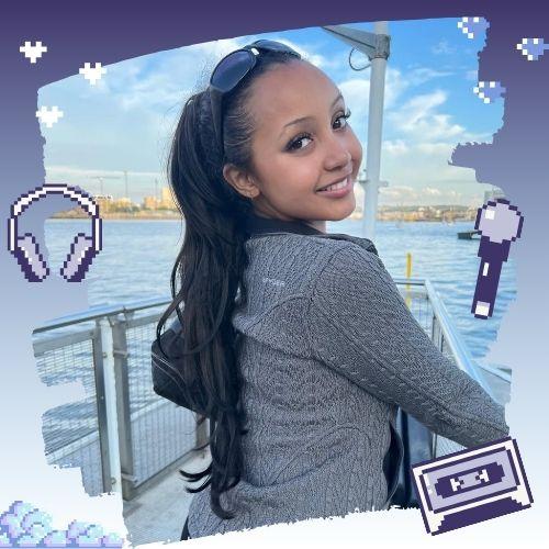 pinkpantheress with Ponytail