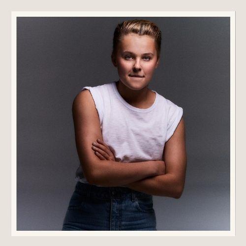 JoJo Siwa Undercut Hairstyle