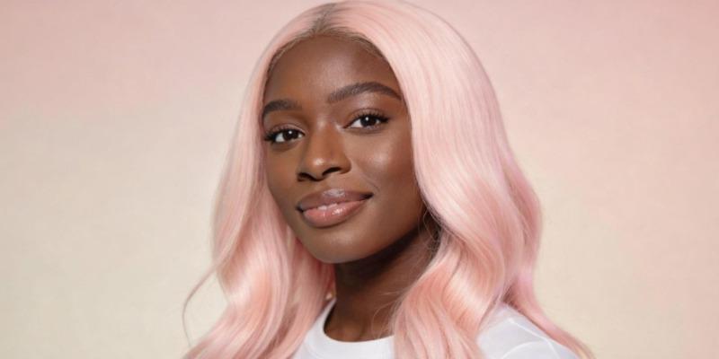 Meet Apricot Hair Color: This Season’s Softest Warm Trend